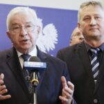 11.04.2022 Kielce. ŚUW. Spotkanie wielkanocne u wojewody. Na zdjęciu od lewej: poseł Krzysztof Lipiec i wojewoda Zbigniew Koniusz / Jarosław Kubalski / Radio Kielce