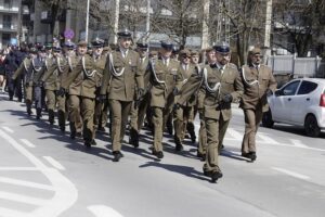 13.04.2022 Kielce. Marsz Katyński / Jarosław Kubalski / Radio Kielce