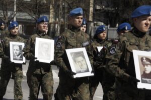 13.04.2022 Kielce. Marsz Katyński / Jarosław Kubalski / Radio Kielce