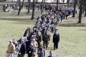 13.04.2022 Kielce. Marsz Katyński / Jarosław Kubalski / Radio Kielce