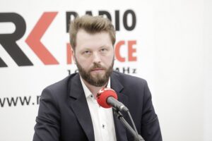 24.04.2022 Radio Kielce. Studio Polityczne. Na zdjęciu Piotr Capała - PO KO / Jarosław Kubalski / Radio Kielce