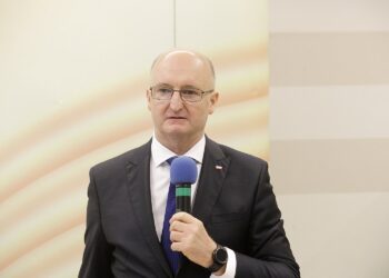 01.04.2022 Kielce. Wizyta Ministra Edukacji i Nauki Przemysława Czarnka. Na zdjęciu wiceminister  spraw zagranicznych Piotr Wawrzyk / Jarosław Kubalski / Radio Kielce