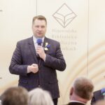 01.04.2022 Kielce. Wizyta ministra edukacji i nauki Przemysława Czarnka. Na zdjęciu od lewej: minister Przemysław Czarnek i wiceminister  spraw zagranicznych Piotr Wawrzyk / Jarosław Kubalski / Radio Kielce