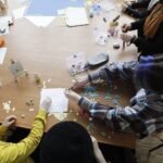 05.04.2022 Kielce. Zespół Państwowych Szkół Plastycznych. Uczniowie przygotowują prace na kiermasz charytatywny / Jarosław Kubalski / Radio Kielce