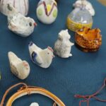 05.04.2022 Kielce. Zespół Państwowych Szkół Plastycznych. Uczniowie przygotowują prace na kiermasz charytatywny / Jarosław Kubalski / Radio Kielce