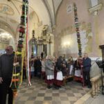 10.04.2022. Kunów. Barwny korowód z palmami wielkanocnymi / Marta Gajda-Kruk / Radio Kielce