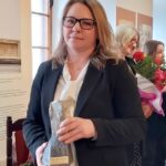 02.04.2022. Sandomierz. Gala "Sandomierzanin 2021 Roku". Na zdjęciu (na pierwszym planie): Magdalena Kapłan - Sandomierzanin 2021 Roku, z tyłu: nominowane do tytułu Sandomierzanina Roku: Grażyna Milarska i Elżbieta Żak / Grażyna Szlęzak-Wójcik / Radio Kielce