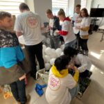 03.04.2022. Kielce. Na zdjęciu: wolontariusze Regionalnego Centrum Wolontariatu w Kielcach organizują „Dzień Dobrych Uczynków” / Paulina Michta / Radio Kielce