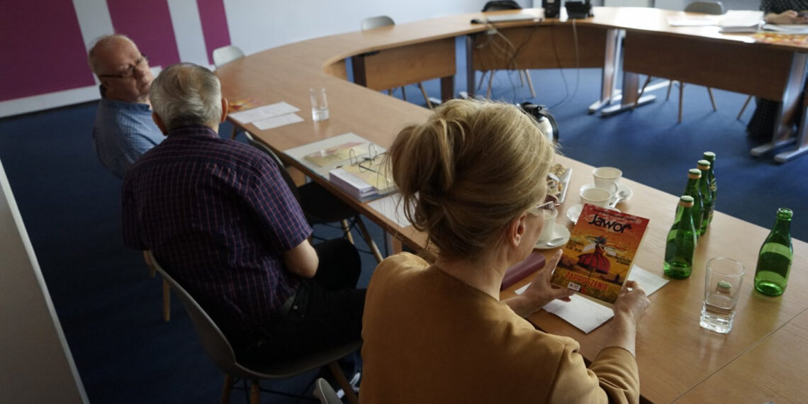 10.05.2022. Radio Kielce. Obrady jury konkursu dla twórców i artystów ludowych „Jawor u źródeł kultury” / Fot. Piotr Kwaśniewski - Radio Kielce