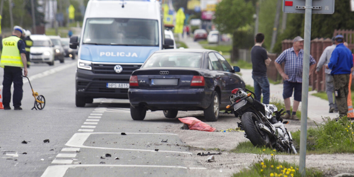 12.05.2022. Radlin. Zderzenie auta osobowego z motocyklem / Fot. Jarosław Kubalski - Radio Kielce