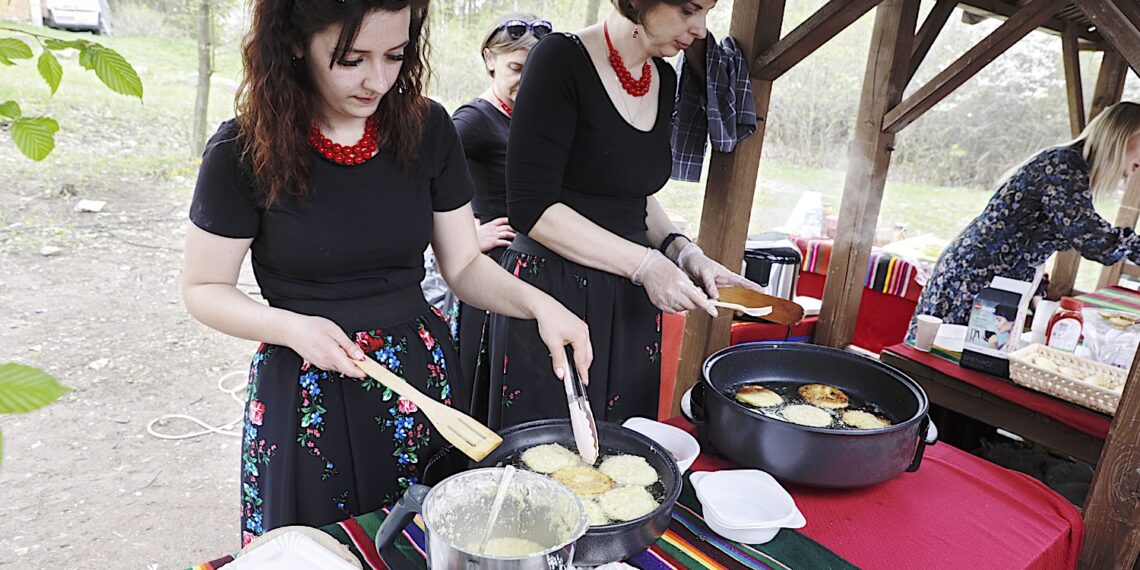 02.05.2022. Tokarnia. 6. Świętokrzyski Festiwal Smaków / Fot. Jarosław Kubalski - Radio Kielce