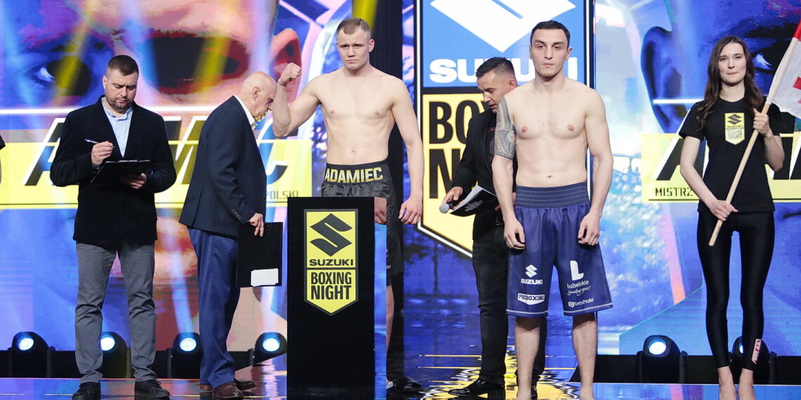 12.05.2022. Targi Kielce. Ceremonia ważenia przed galą Suzuki Boxing Night XV / Fot. Wiktor Taszłow - Radio Kielce