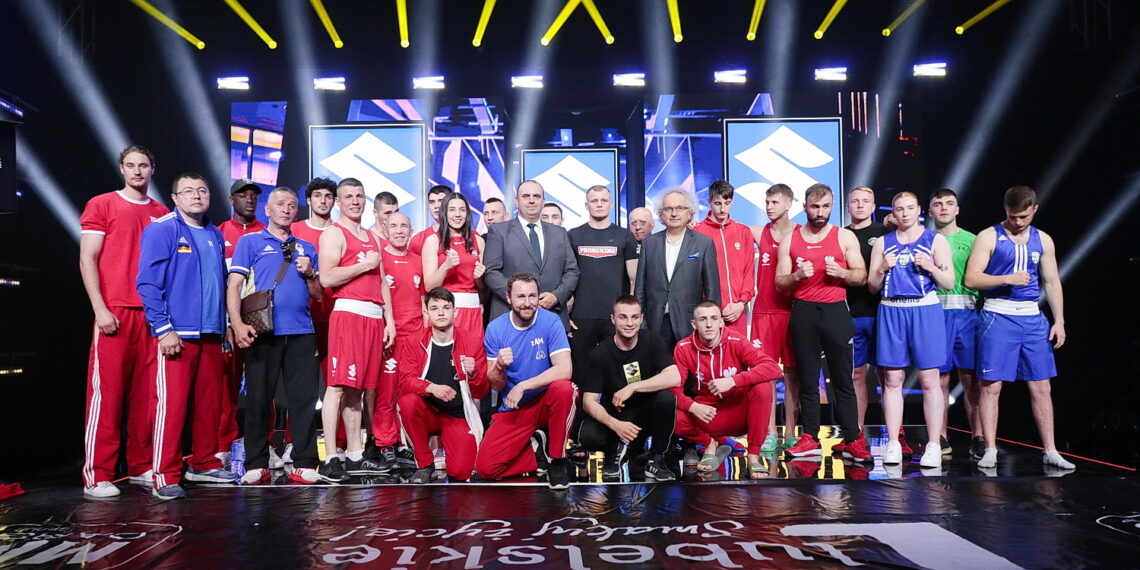 12.05.2022. Targi Kielce. Ceremonia ważenia przed galą Suzuki Boxing Night XV / Fot. Wiktor Taszłow - Radio Kielce