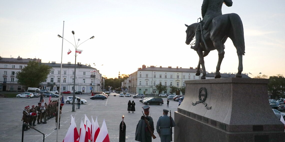 12.05.2022. Kielce. Uroczystości w związane z 87. rocznicą śmierci Józefa Piłsudskiego /  Fot. Wiktor Taszłow - Radio Kielce