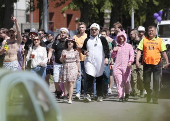 19.05.2022. Kielce. Korowód studentów idzie ulicami miasta / Fot. Wiktor Taszłow - Radio Kielce