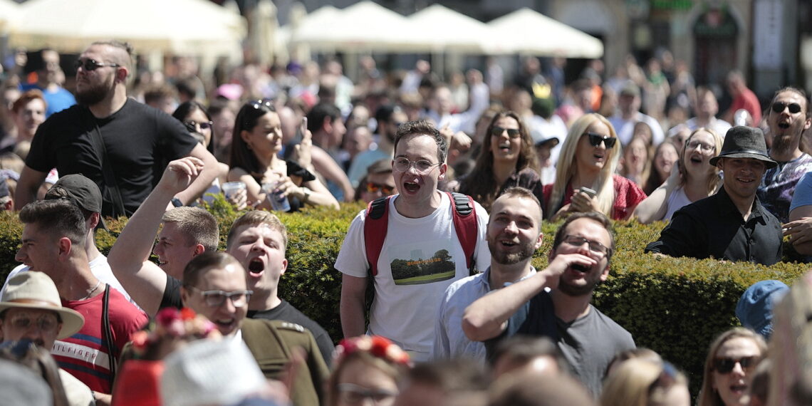 19.05.2022. Kielce. Korowód studentów idzie ulicami miasta / Fot. Wiktor Taszłow - Radio Kielce