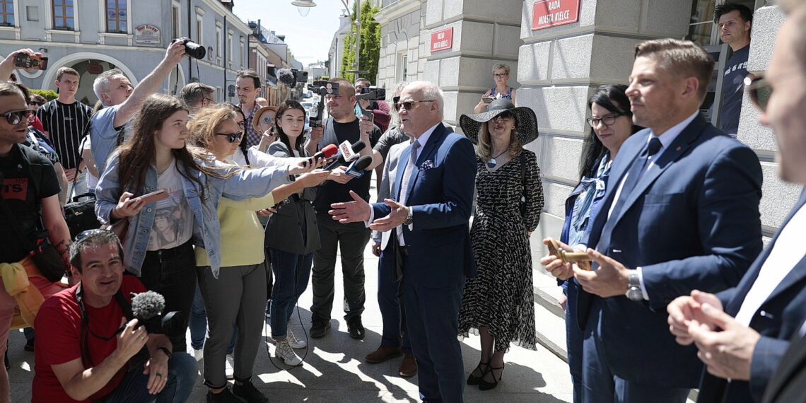 19.05.2022. Kielce. Korowód studentów idzie ulicami miasta / Fot. Wiktor Taszłow - Radio Kielce