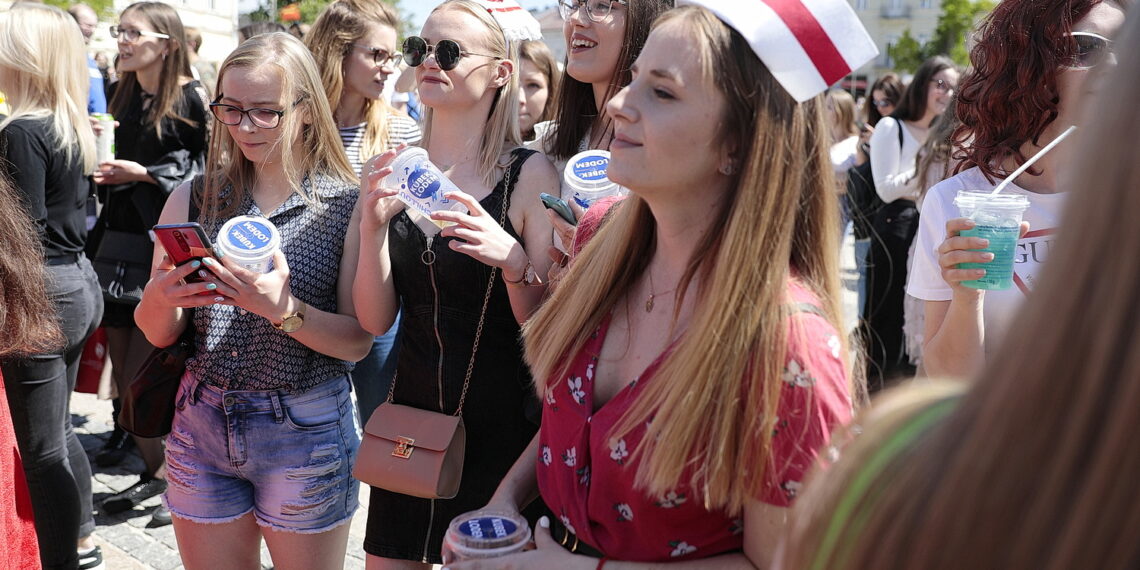 19.05.2022. Kielce. Korowód studentów idzie ulicami miasta / Fot. Wiktor Taszłow - Radio Kielce