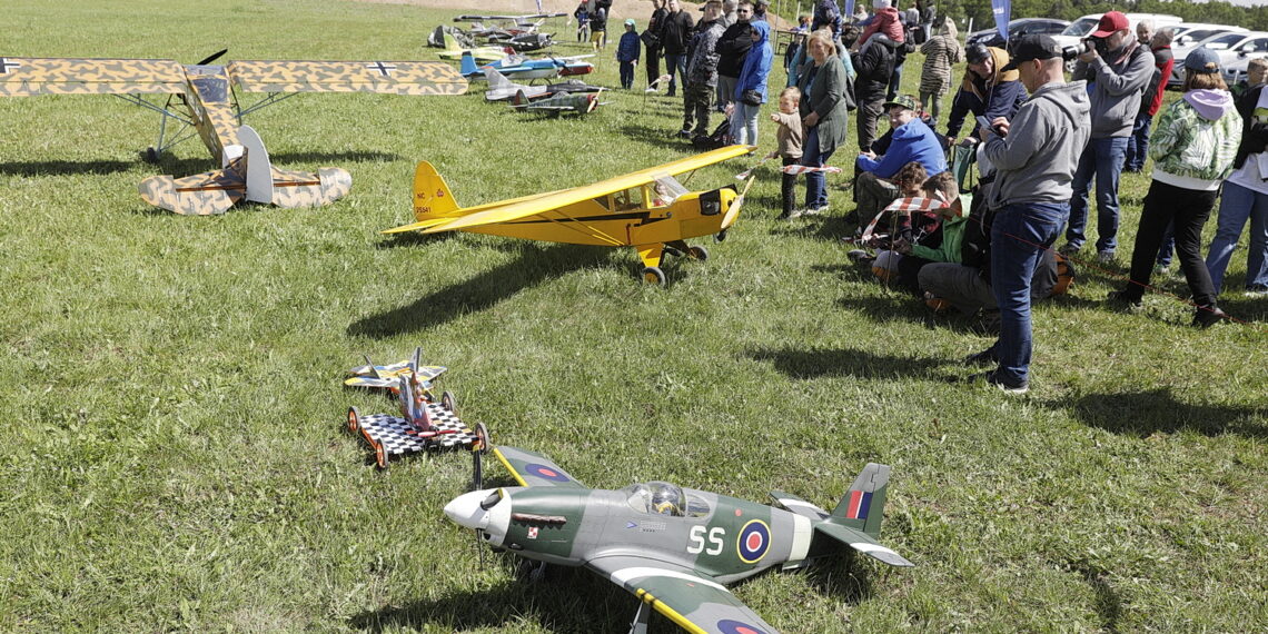 28.05.2022 Kowala. Latające modele samolotów. Piknik modelarski