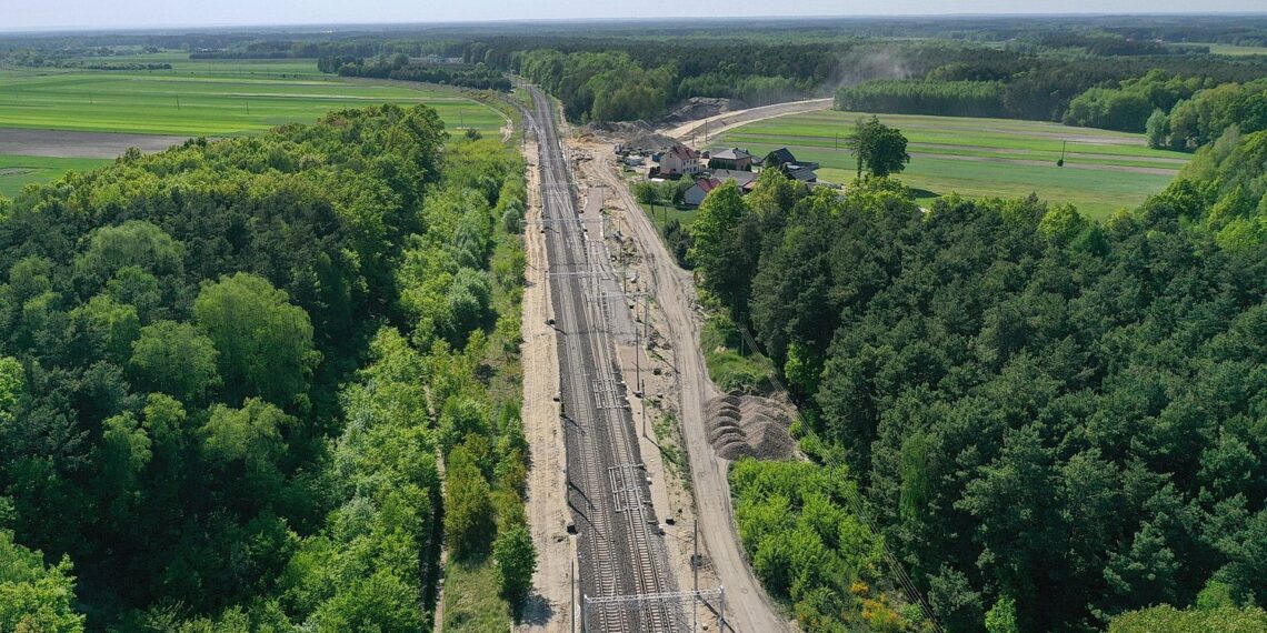 19.05.2022. Budowa linii kolejowej nr 582 Czarnca - Włoszczowa Północna / Fot. Jarosław Kubalski - Radio Kielce