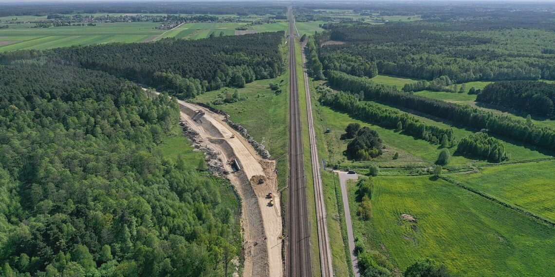 19.05.2022. Budowa linii kolejowej nr 582 Czarnca - Włoszczowa Północna / Fot. Jarosław Kubalski - Radio Kielce