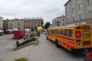 27.05.2022. Kielce. Budzenie ulicy Sienkiewicza / Bartosz Bogucki / Radio Kielce