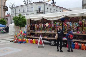 27.05.2022. Kielce. Budzenie ulicy Sienkiewicza / Bartosz Bogucki / Radio Kielce