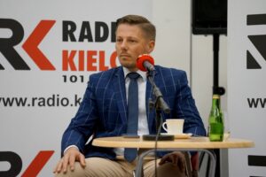 22.05.2022. Radio Kielce. Studio Polityczne. Na zdjęciu: Marcin Chłodnicki - Nowa Lewica / Piotr Kwaśniewski / Radio Kielce