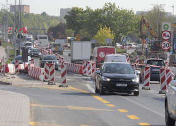 11.05.2022. Kielce. Skrzyżowanie alei Solidarności i Tysiąclecia Państwa Polskiego / Fot. Wiktor Taszłow - Radio Kielce