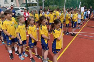 24.05.2022. Wólka Milanowska. Nowe boisko wielkofuncyjne na terenie Centrum Edukacyjnego w Wólce Milanowskiej / Monika Miller / Radio Kielce