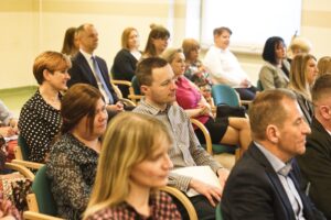 09.05.2022. Kielce. Wojewódzka Biblioteka Publiczna. Spotkanie z Jerzym IIlgiem, pisarzem i redaktorem naczelnym wydawnictwa „ZNAK” / Jarosław Kubalski / Radio Kielce