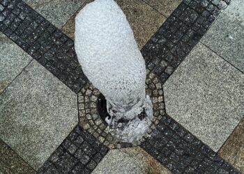 Pogoda nie pozwala na włączenie miejskich fontann