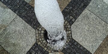 Pogoda nie pozwala na włączenie miejskich fontann