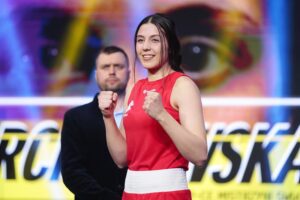 12.05.2022. Targi Kielce. Ceremonia ważenia przed galą Suzuki Boxing Night XV. Na zdjęciu: Barbara Marcinkowska / Wiktor Taszłow / Radio Kielce