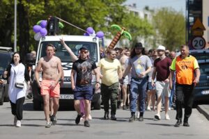 19.05.2022. Kielce. Korowód studentów idzie ulicami miasta / Wiktor Taszłow / Radio Kielce