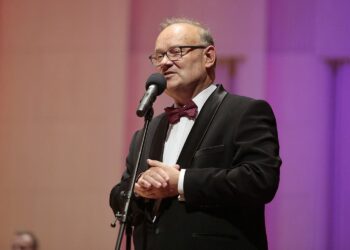 Na zdjęciu: Artur Jaroń - dyrektor artystyczny Festiwalu im. Krystyny Jamroz / Fot. Wiktor Taszłow - Radio Kielce
