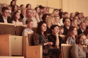 20.05.2022. Kielce. Filharmonia Świętokrzyska. Koncert laureatów XXIV Ogólnoszkolnego Konkursu Wykonawczego / Wiktor Taszłow / Radio Kielce