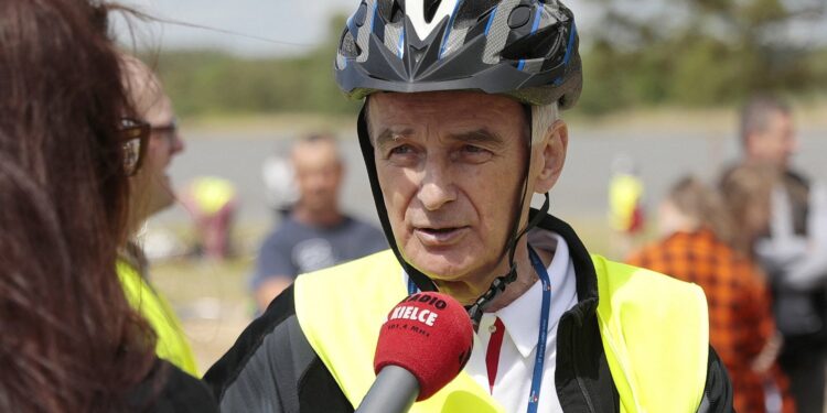 Biskup Marian Florczyk poprowadzi cyklistów na Święty Krzyż