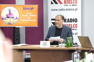 26.05.2022. Radio Kielce. Obrady jury Ogólnopolskiego Festiwalu Kultury Ludowej „Jawor u źródeł kultury” 2022. Na zdjęciu (od lewej): Janusz Knap – prezes Radia Kielce, przewodniczący jury / Wiktor Taszłow / Radio Kielce