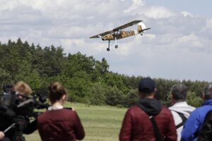 28.05.2022 Kowala. Latające modele samolotów. Piknik modelarski / Jarosław Kubalski / Radio Kielce