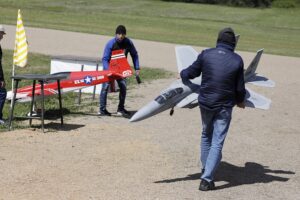 28.05.2022 Kowala. Latające modele samolotów. Piknik modelarski / Jarosław Kubalski / Radio Kielce