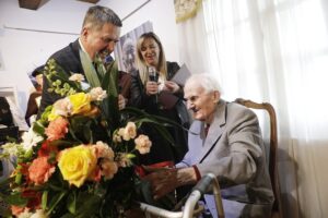 30.05.2022 Kielce. Dworek Laszczyków. 90 urodziny fotografika Janusza Buczkowskiego / Jarosław Kubalski / Radio Kielce