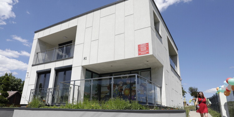 24.06.2022 Kielce. Otwarcie Szkoły Podstawowej Specjalnej "Akademia Życia" przy ulicy Bernardyńskiej 81 / fot. Jarosław Kubalski - Radio Kielce