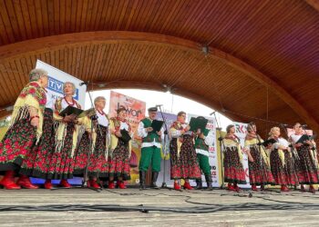 04.06.2022. Michałów. Koncert „Jawor u źródeł kultury. Zaproszenie" / Wiktor Taszłow / Radio Kielce