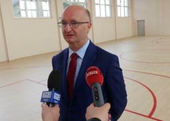 13.06.2022. Warzyn. Przekazanie promesy w ramach drugiej edycji Polskiego Ładu. Na zdjęciu: Piotr Wawrzyk - wiceminister spraw zagranicznych / Marcin Marszałek / Radio Kielce