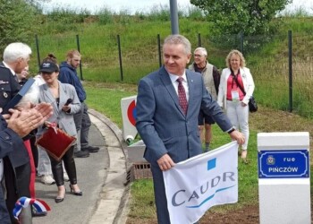 Caudry. Jedna z ulic francuskiego miasta otrzymała nazwę Pińczów. Uroczyste otwarcie ulicy. Na zdjęciu: Włodzimierz Badurak - burmistrz Pińczowa / Fot. UMiG Pińczów