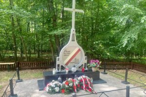 19.06.2022. Góry Wysokie. Uroczystości ku czci Polaków pomordowanych przez Niemców / źródło: biuro poselskie posła Marka Kwitka