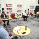 19.06.2022. Kielce. Studio Polityczne Radia Kielce. Na zdjęciu (od lewej): Radosław Podsiadły - Radio Kielce, Jarosław Karyś - PiS, Michał Skotnicki - PSL, Bogusława Długosz - Nowa Lewica / Fot. Sebastian Kalwat - Radio Kielce