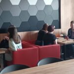 01.06.2022. Kielce. VI LO w Kielcach. Kącik relaksu / VI LO