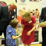 13.06.2022. Kielce. Wręczenie nagród w konkursie “Szybuj bezpiecznie w internetowej chmurze”. Na zdjęciu (od lewej): Andrzej Bętkowski - marszałek województwa świętokrzyskiego, Karolina Krawczyk - ZPO Morawica - wyróżnienie w konkursie, Anna Krupka - wiceminister sportu i turystyki, Jacek Wołowiec - dyrektor ŚCDN / Urząd Marszałkowski Województwa Świętokrzyskiego